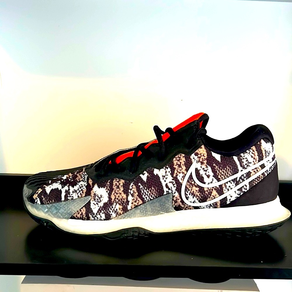 NikeCourt Zoom Vapor Cage 4